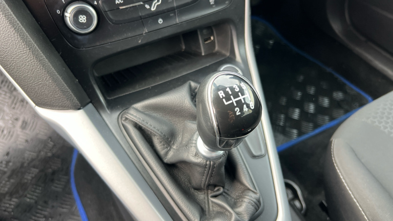 Ford Focus 1.0 EcoBoost 125 Zetec 5dr Petrol Hatchback